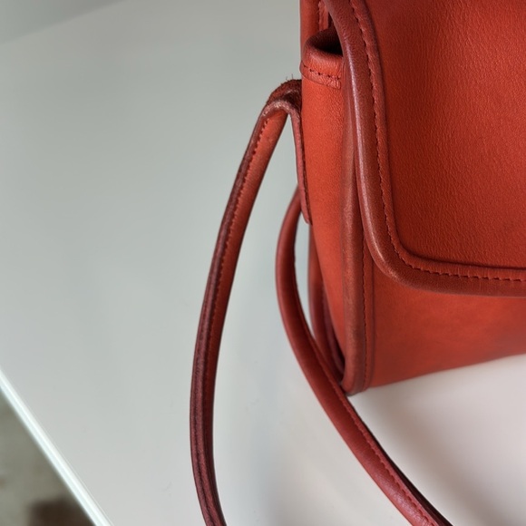 Coach | Vintage Chrystie #9892 in Red with Spring Lock - Picture 5 of 15